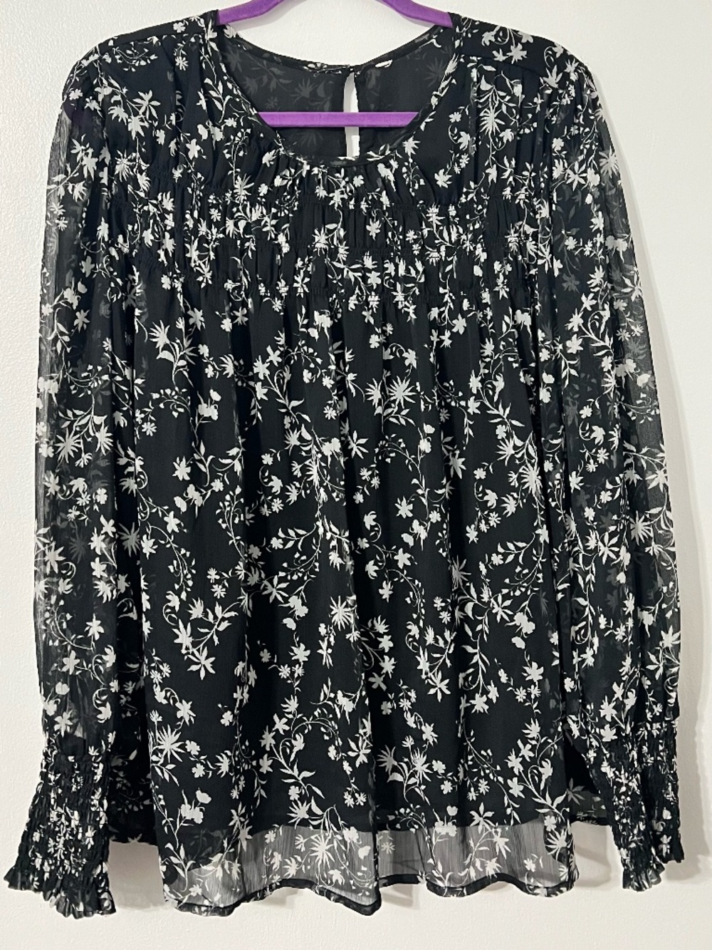 NO TAG BLACK FLORAL TOP